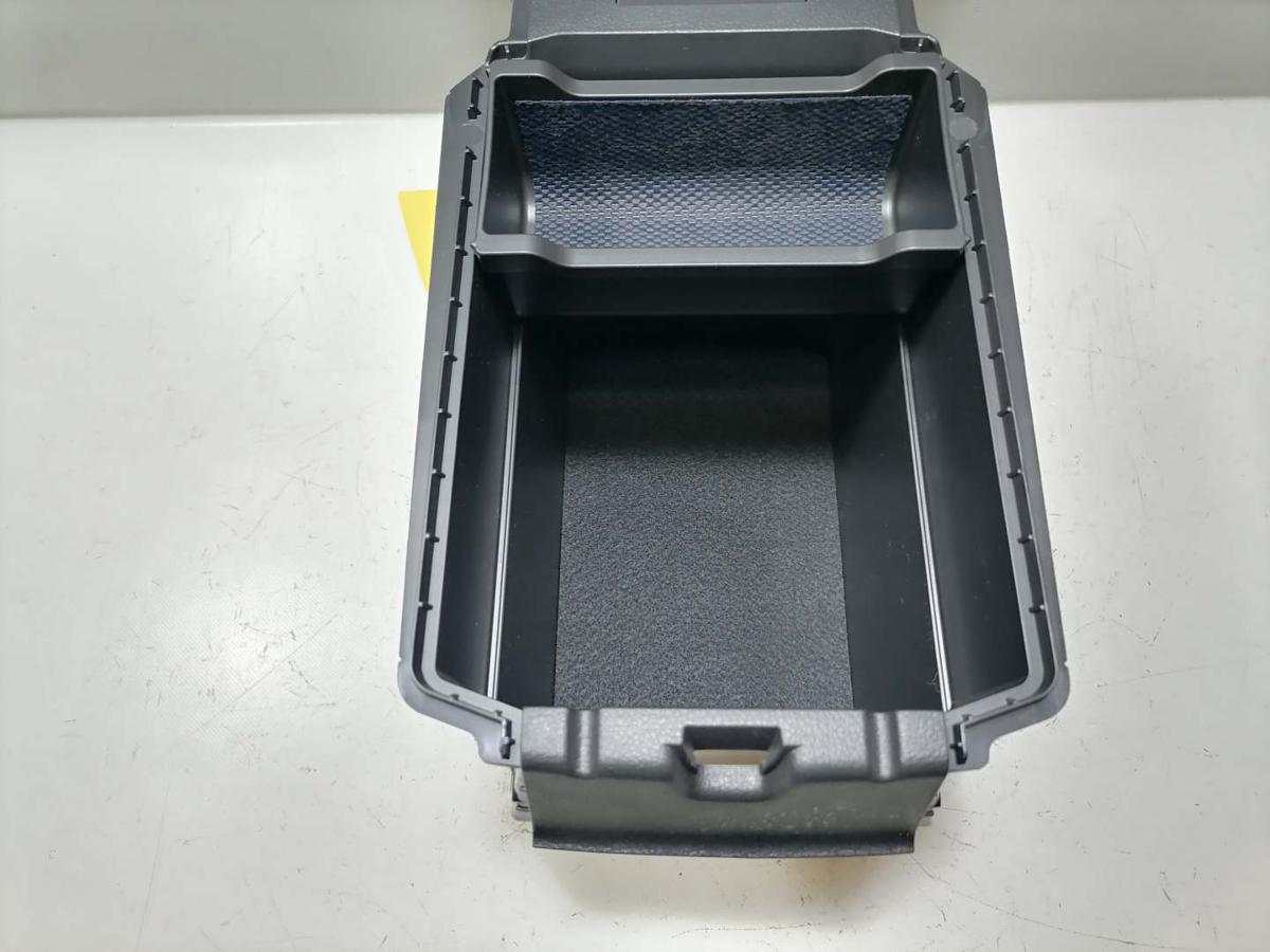 Mitsubishi Eclipse Cross original Mittelarlehen vorn Leder Schwarz Bj.2023